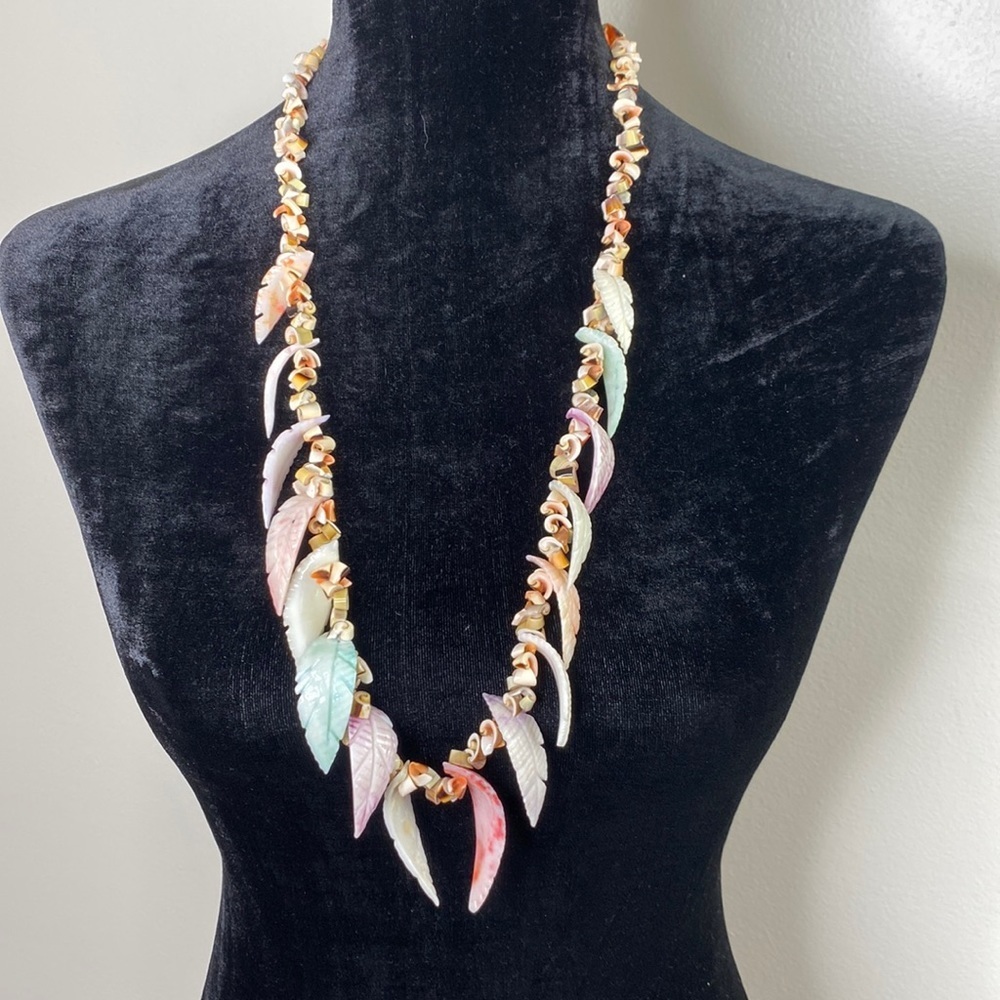 Vintage Carved Leaf Shell Necklace With Pastel & Natural Tones